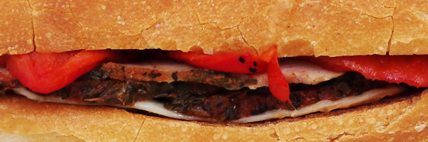 Montado de lomo con pimientos