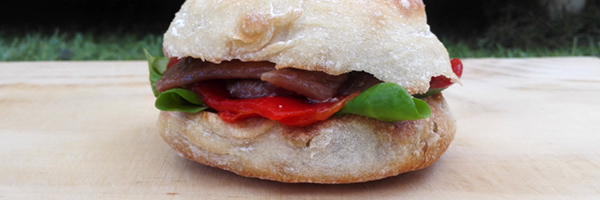 Montado De Anchoas Con Tapenade