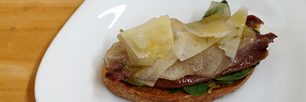 Tosta de Pera y Anchoas