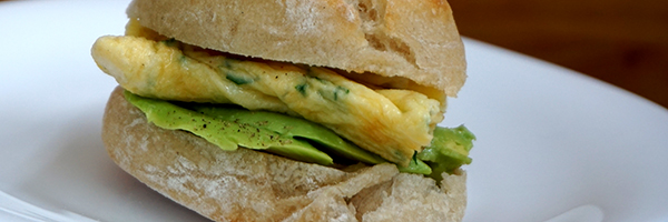 Bocadillo De Tortilla Y Aguacate